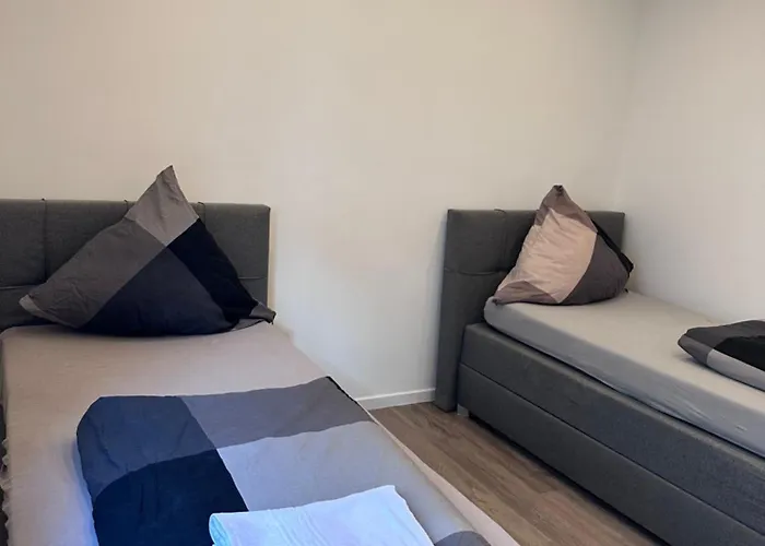 Groß 4